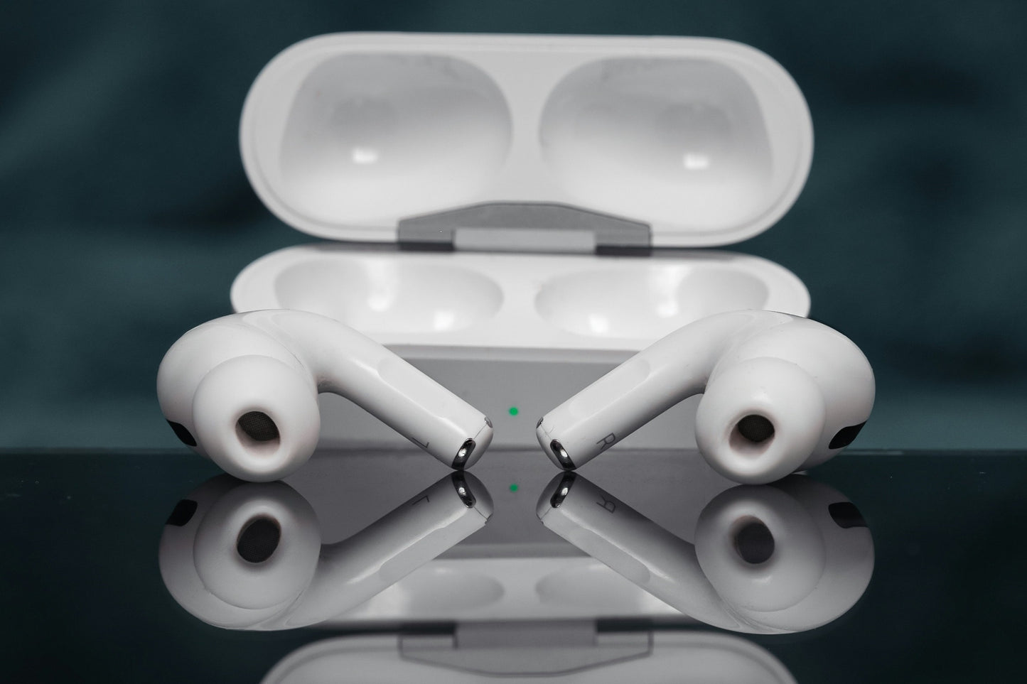 AirPods Pro Wireless Earbuds – Superior Sound Quality, Comfortable Fit